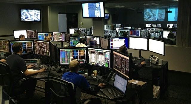 エレクトロニクス革新を支えるプリント基板の設計製造技術と未来への挑戦